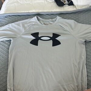 Under Armour Men's Gray Shirt